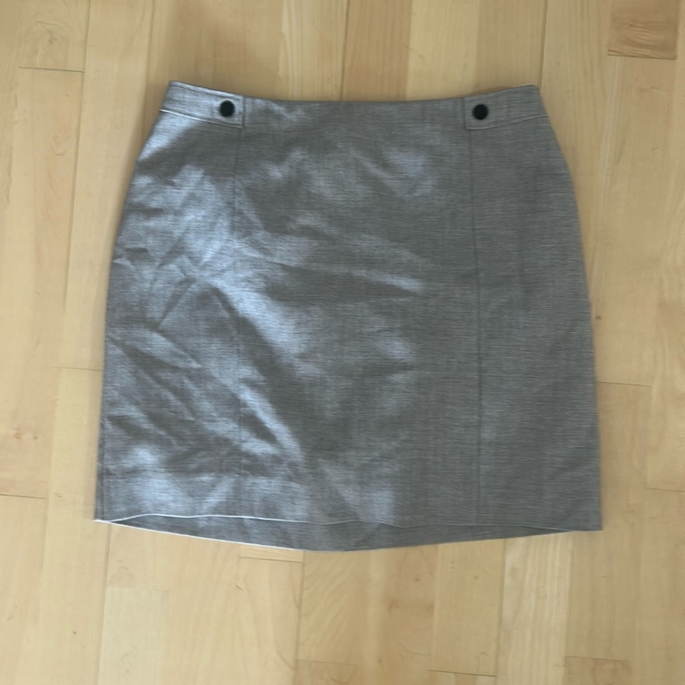 gray mini skirt